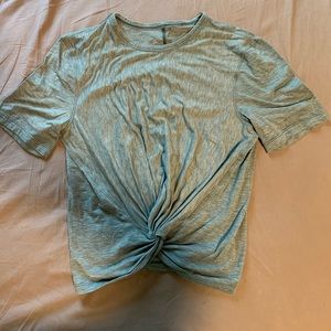 Lululemon Crescent tee silver